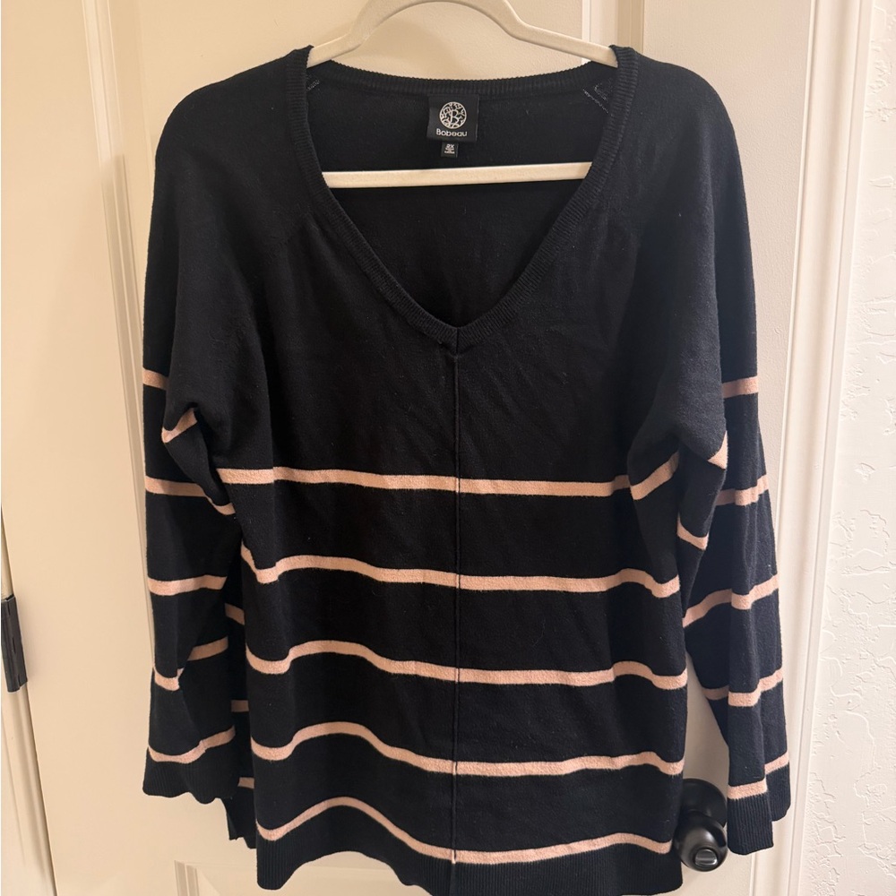 bobeau Black V‑Neck Sweater with cream Stripes